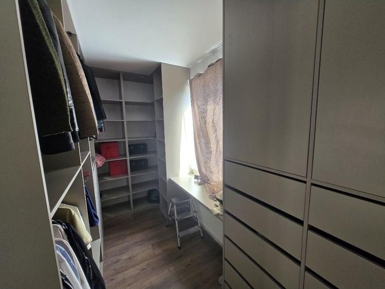 Casă cu 4 camere în Exterior Vest