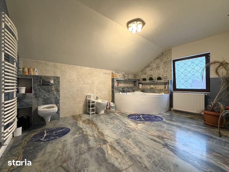 Casă cu 5 camere cu Teren 576 Mp în Sânandrei