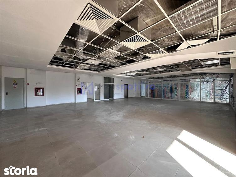 Spațiu comercial, de 302 mp, în Canta