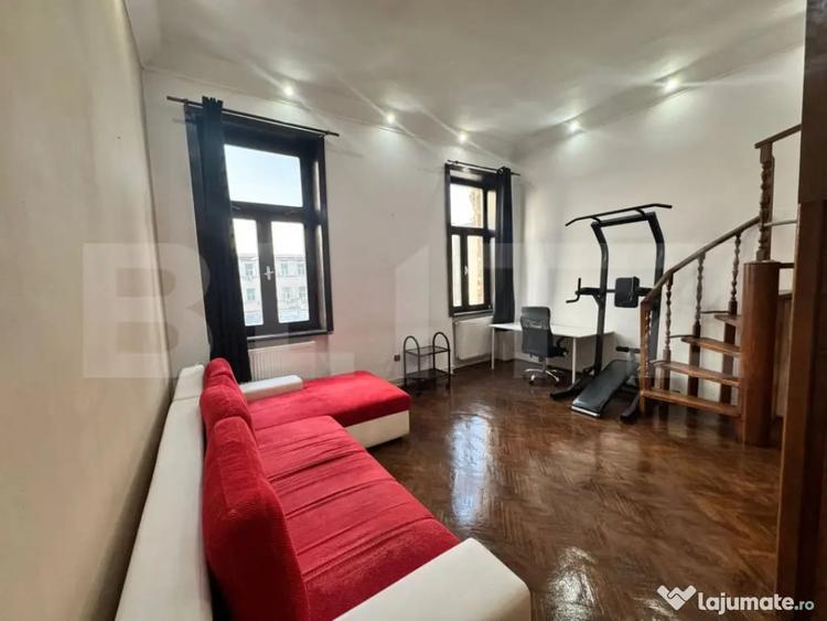 Garsonieră decomandată în P-ța Unirii