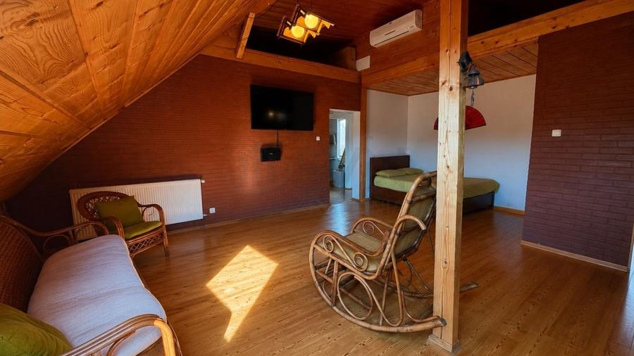 Casă individuală cu 18 camere cu Canalizare în Grădina Icoanei