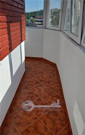 Apartament cu 3 camere decomandat în Păcurari