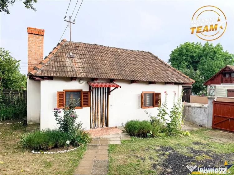 Casă cu 4 camere cu Teren 1315 Mp în Cernat