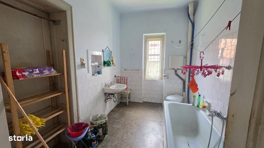 Apartament cu 4 camere în Sub Arini