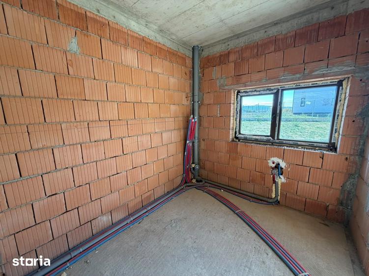 Casă cu 4 camere cu Teren 610 Mp în Apahida