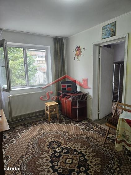 Apartament 2 camere etaj 1/4 Campina zona semicentrala - 1