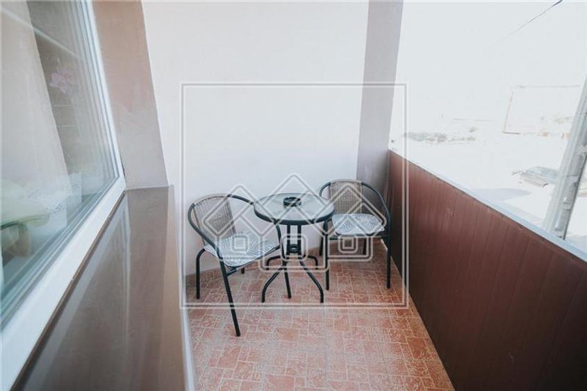 Ap. cu 3 camere,  2 balcoane si gradina - Zona Turnisor - 9