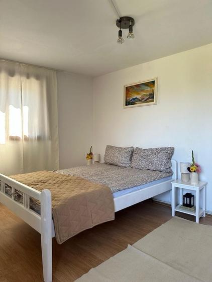 Casă cu 4 camere în Exterior Vest