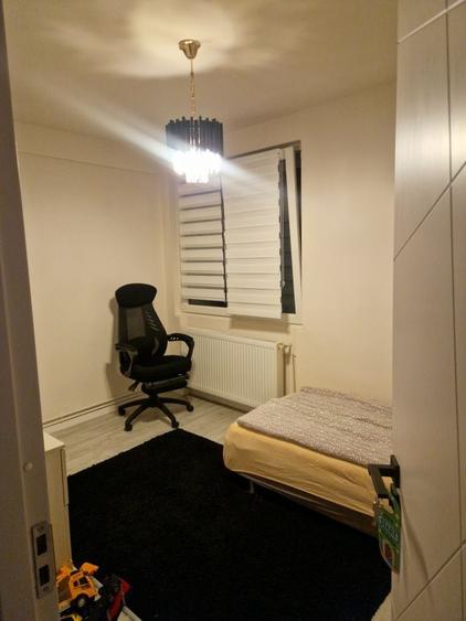 Apartament cu 4 camere decomandat în Tudor