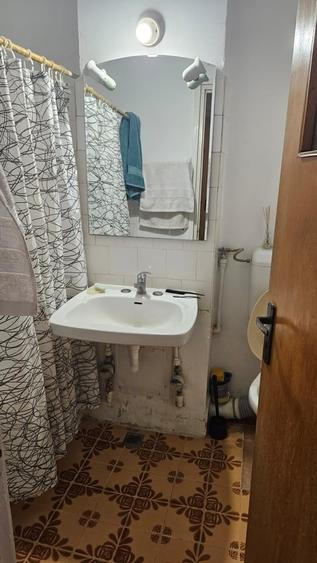 Apartament cu 3 camere decomandat în Titan
