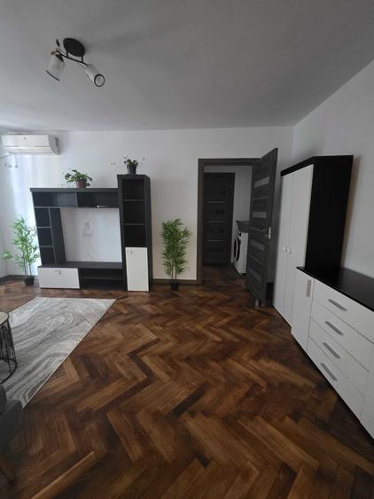 Inchiriere apartament 2 camere Berceni - 1