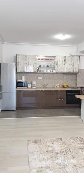 Apartament cu 2 camere decomandat, mobilat în Est