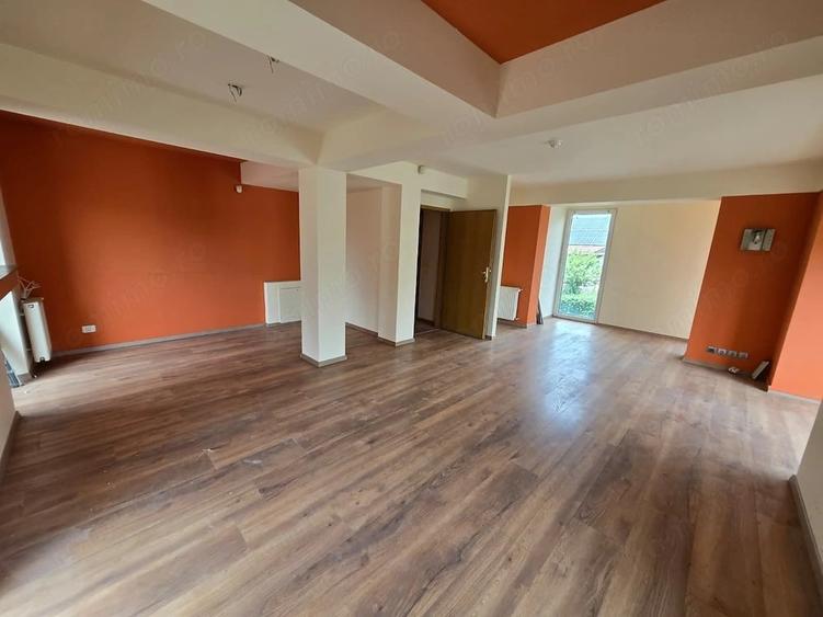 Casă cu 14 camere cu Teren 1000 Mp în Mehala