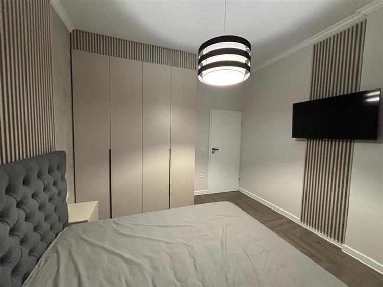 Apartament cu 3 camere semidecomandat, mobilat în Hipodrom 3