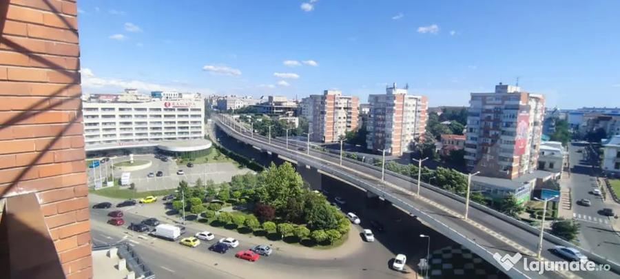 Apartament cu 3 camere decomandat, mobilat în Central
