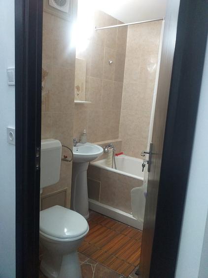 Garsonieră decomandată în Teiul Doamnei