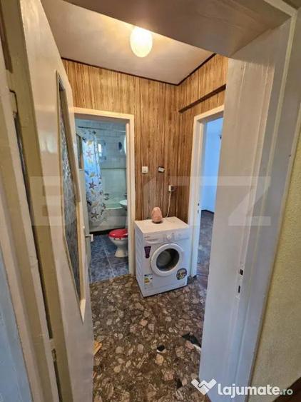 Apartament cu 4 camere decomandat în Central