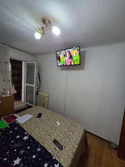 Apartament cu 2 camere decomandat în Războieni