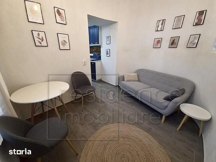Garsonieră decomandată în Central
