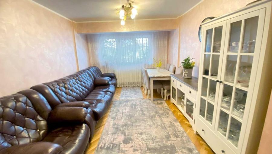 Apartament cu 4 camere decomandat în George Enescu