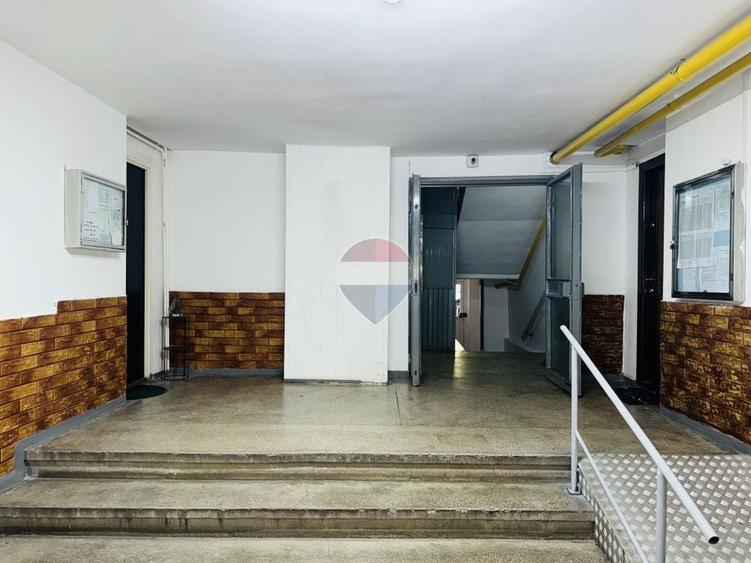 Apartament cu 2 camere decomandat în Teiul Doamnei