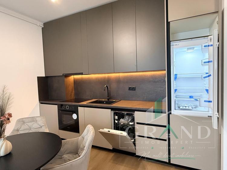 Apartament cu 2 camere semidecomandat, mobilat în Florești
