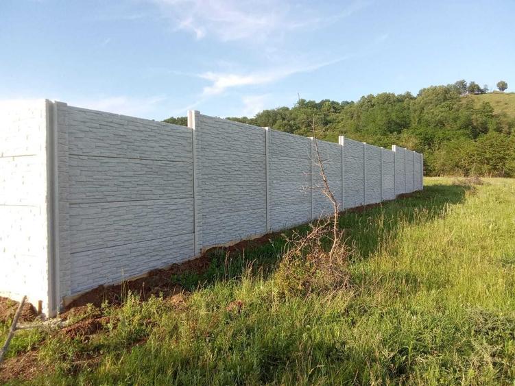 Teren de 5900 mp, în Bobâlna