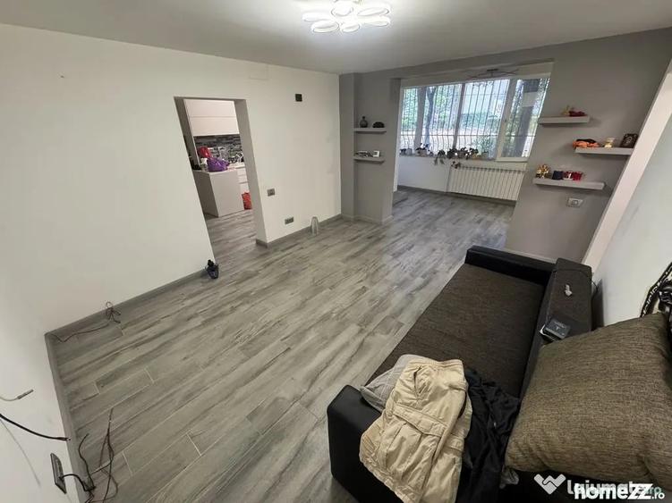 Apartament 3 camere zona Tomis 2 cu Centrala - Constanta (Constanta) - 1