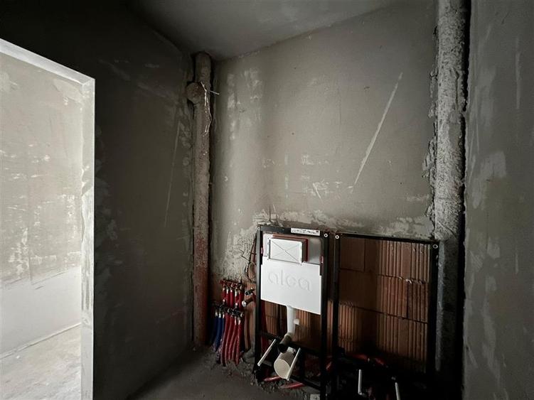 Penthouse cu 3 camere semidecomandat în Orașul Vechi