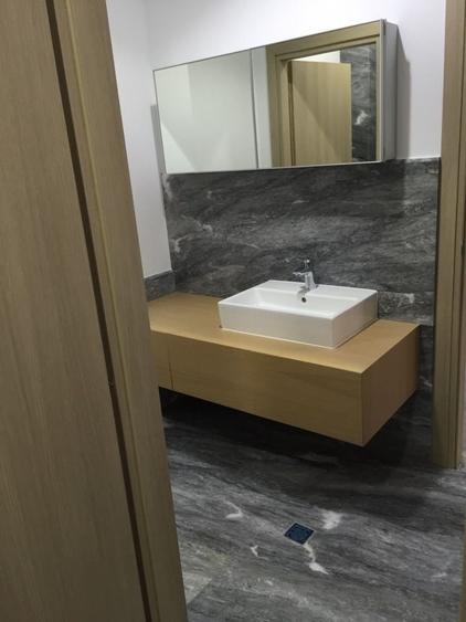 Casă individuală cu 18 camere cu Canalizare în Polonă