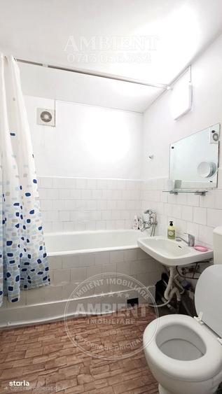 Apartament cu 3 camere decomandat în Est