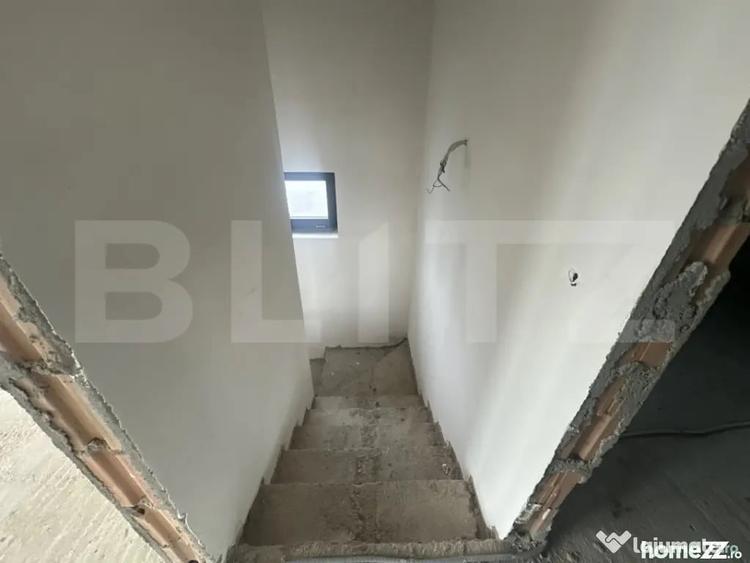 Casă cu 4 camere cu Teren 300 Mp în Lazuri