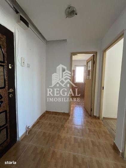 Apartament 3 camere de vanzare Micro 7 - 8