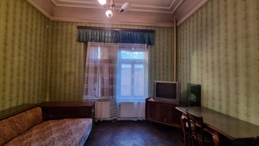 Casă individuală cu 5 camere cu Canalizare în Calea Victoriei