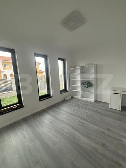 Casă individuală cu 5 camere cu Teren 1038 Mp în Săcălaz