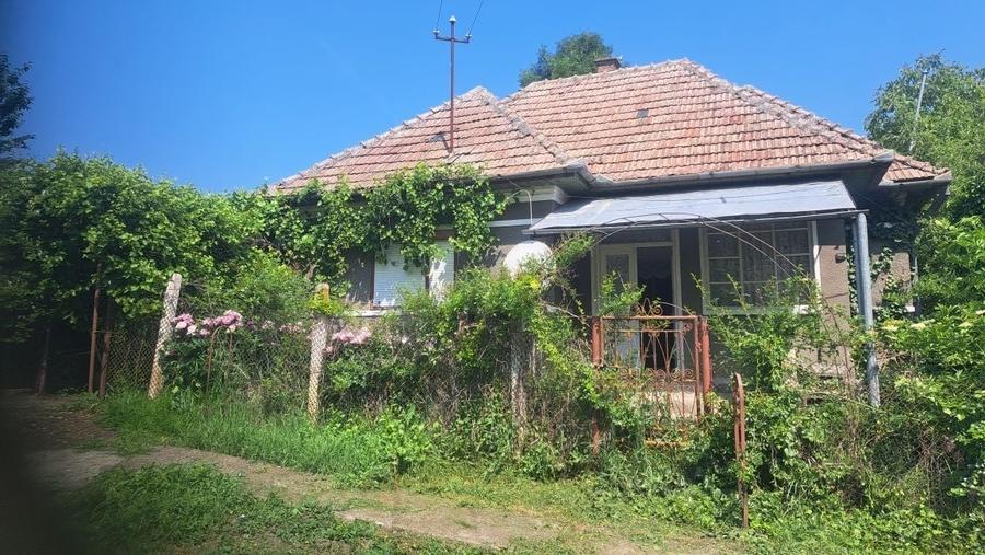 Casă cu 3 camere în Cămărașu
