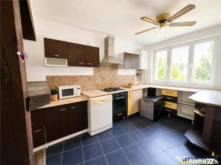 Casă cu 4 camere cu Teren 3227 Mp în Central