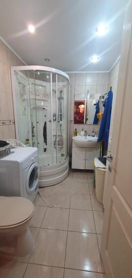 Apartament cu 3 camere decomandat, mobilat în Caransebeș