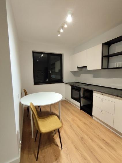 Apartament cu 2 camere semidecomandat, mobilat în Torontalului
