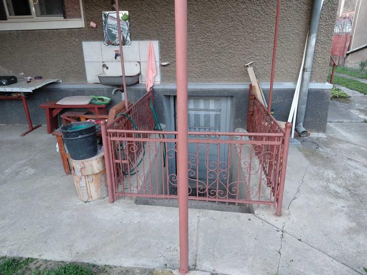 Casă cu 3 camere în Central