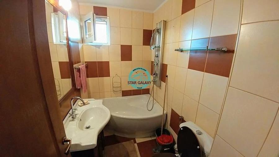 Apartament cu 3 camere semidecomandat în Libertății