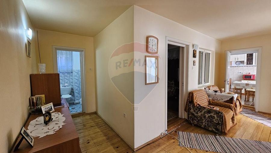 Casă cu 5 camere cu Teren 2078 Mp în Bogata