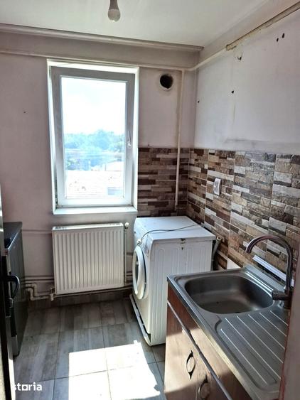 Apartament cu 3 camere decomandat în Micro 5