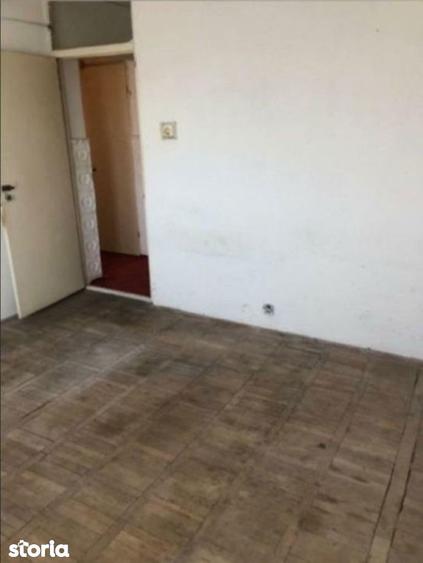 Apartament cu 2 camere decomandat în Km 5