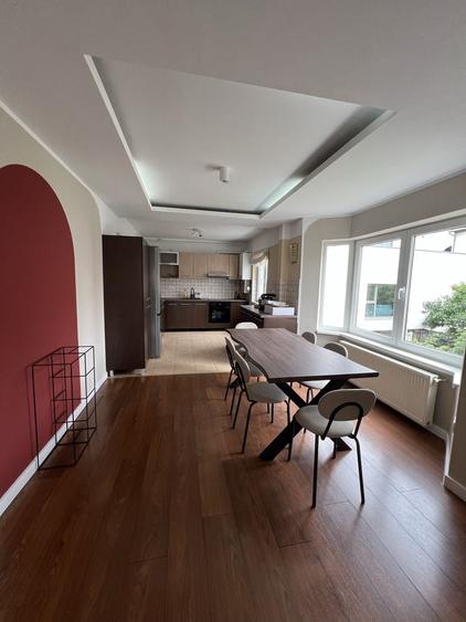 Apartament cu 4 camere în Central