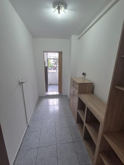 Garsonieră decomandată în Moșilor