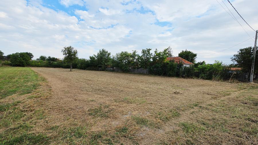 Teren Construcții intravilan de 2714 mp, în Potârnichești