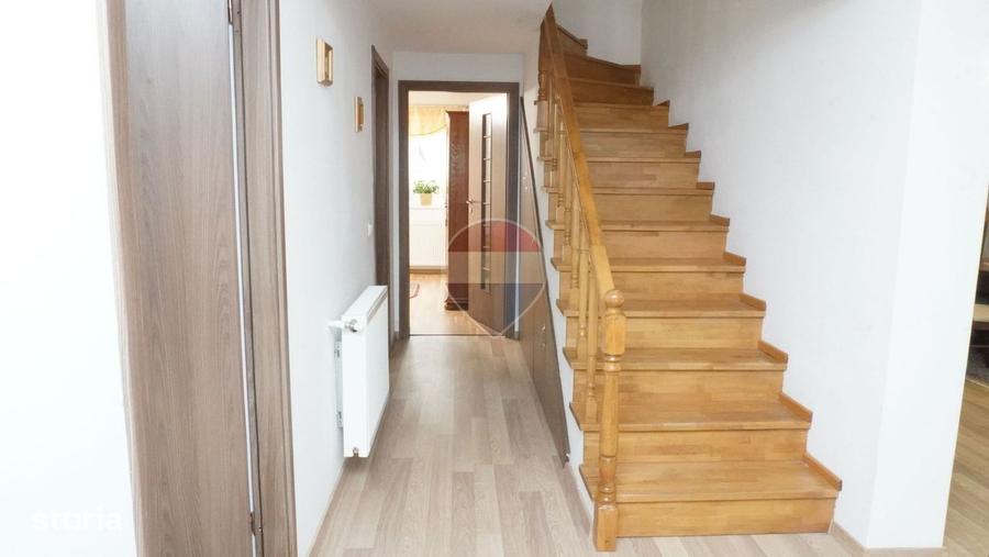 Casă cu 4 camere în Central