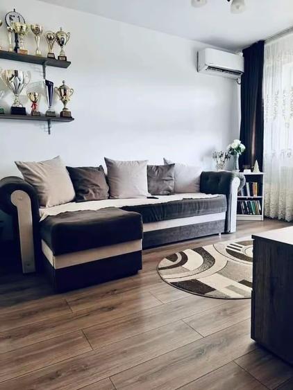 Apartament cu 2 camere decomandat în Central