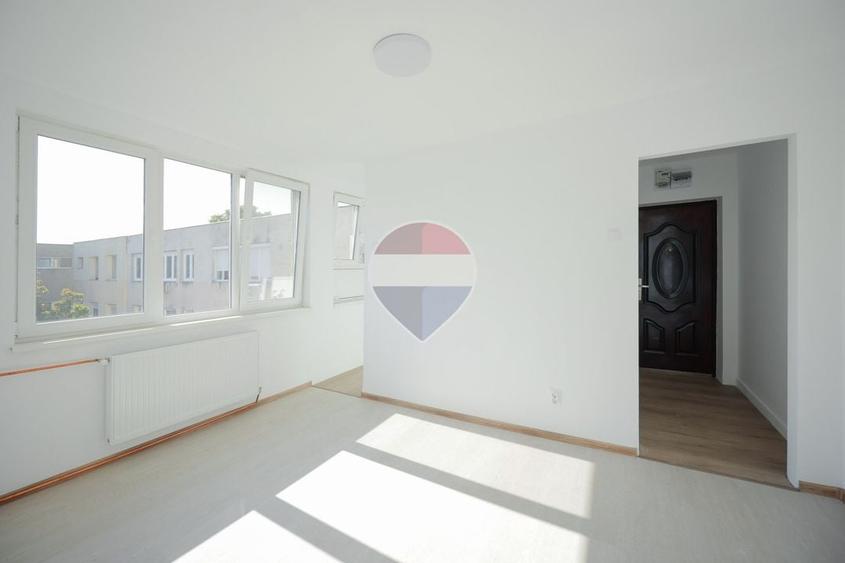 Apartament cu 2 camere semidecomandat în Rogerius